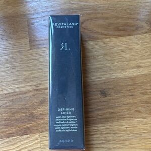 Defining Liner - Black Satin